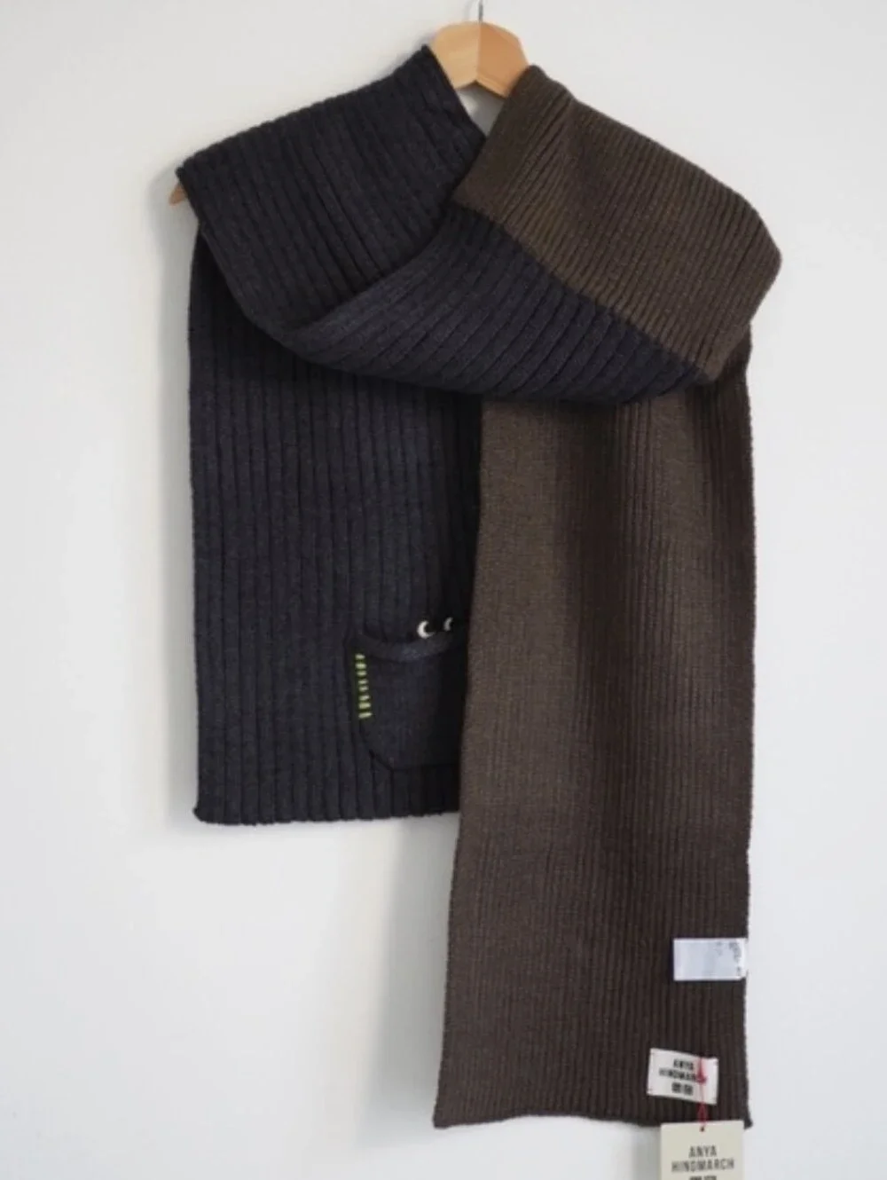 NWT★Anya Hindmarch × UNIQLO Scarf